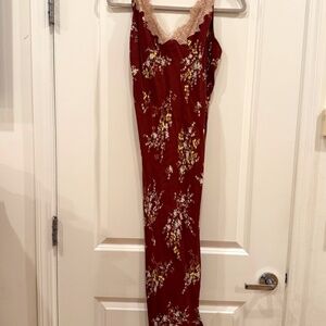 ASTR The Label Women's Maroon Red Floral Slip Dress with Lace V-Neck Size S